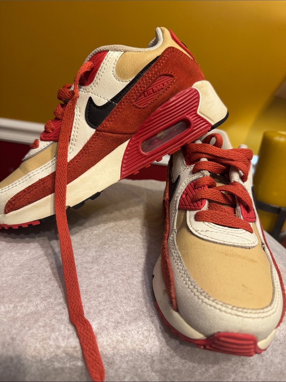 NikeAir Max 90 Little kids size 1.5 Y Low-Top Sneakers